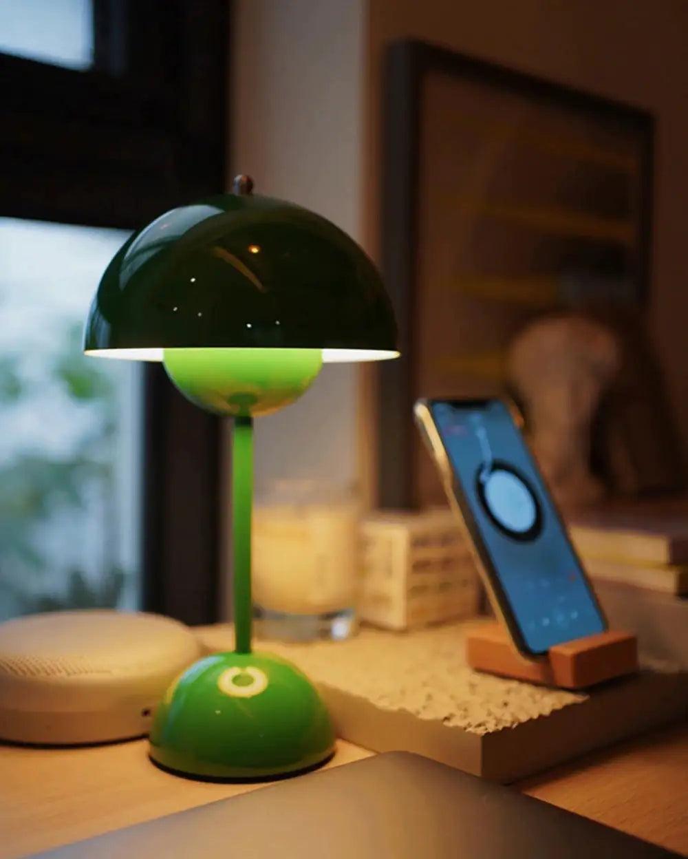 Flowerpot VP9 - Rechargeable Mushroom Table Lamp - Shoply